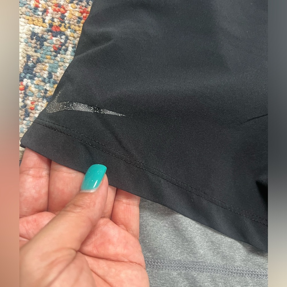 Nike Dri-fit girls shorts - Picture 8 of 9